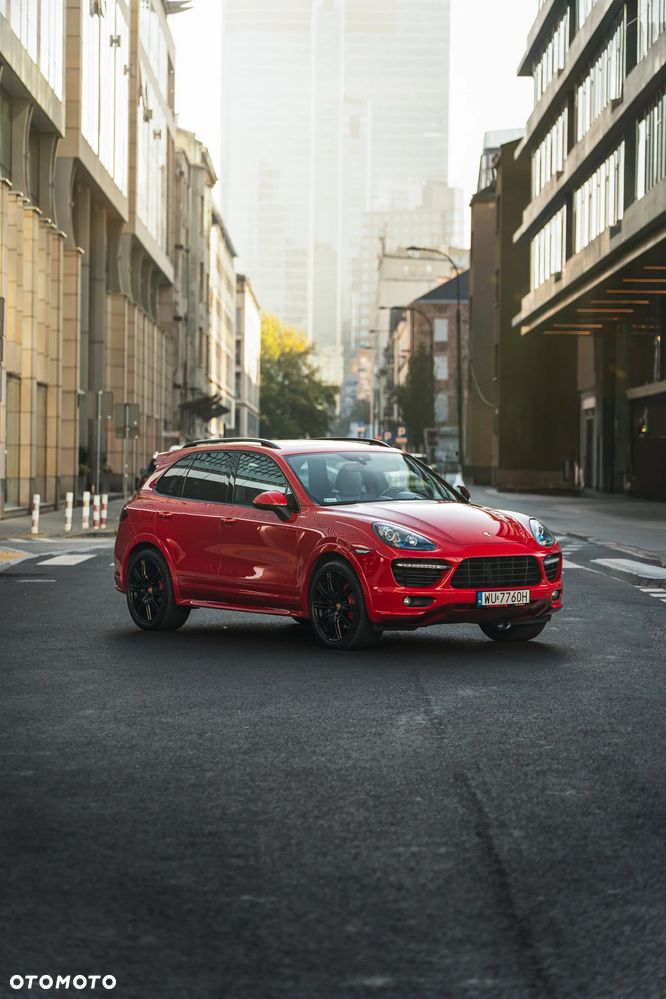 Porsche Cayenne GTS - 17