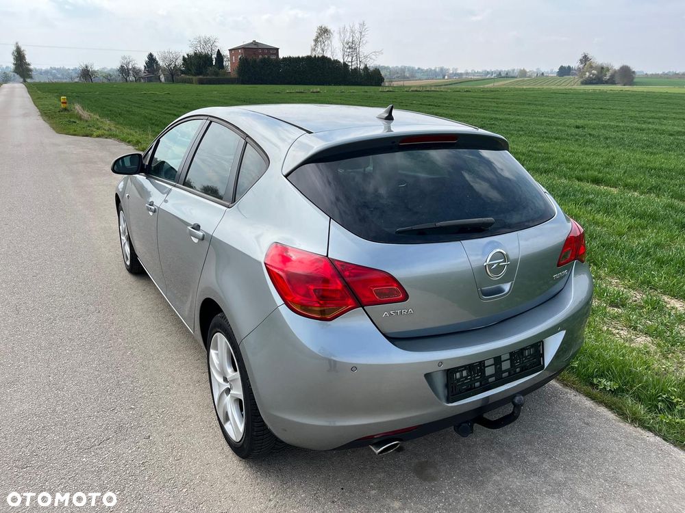 Opel Astra 1.4 T Cosmo - 12