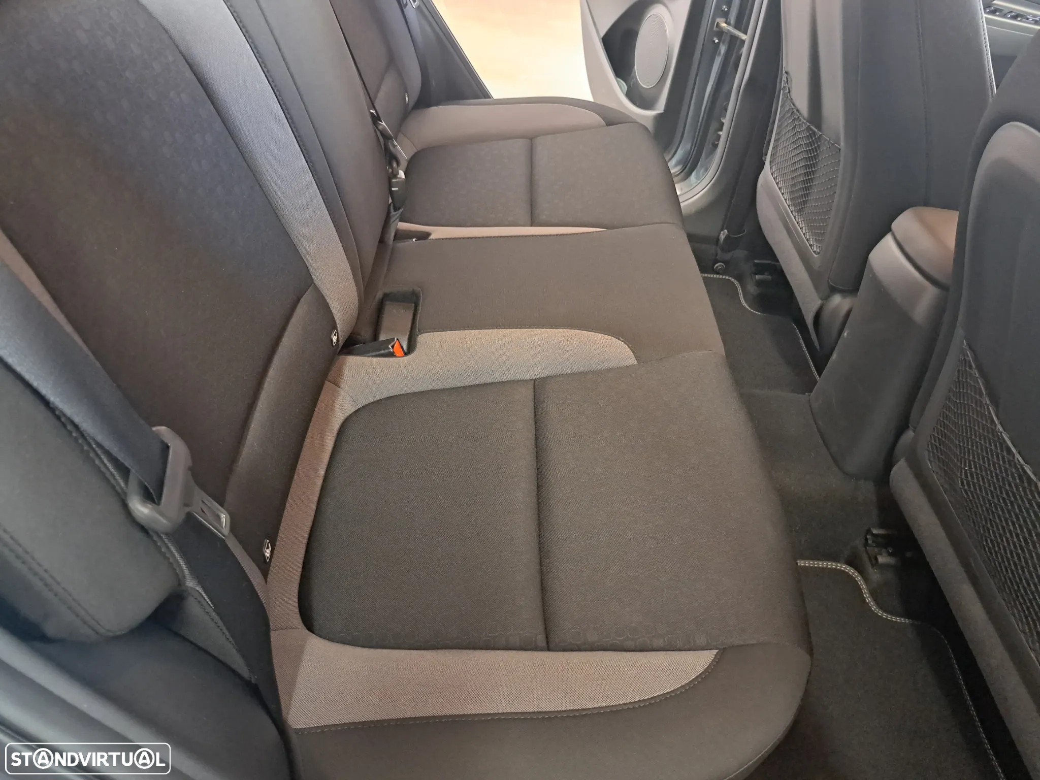 Hyundai Kauai 1.0 T-GDi Premium Tec.Preto - 17