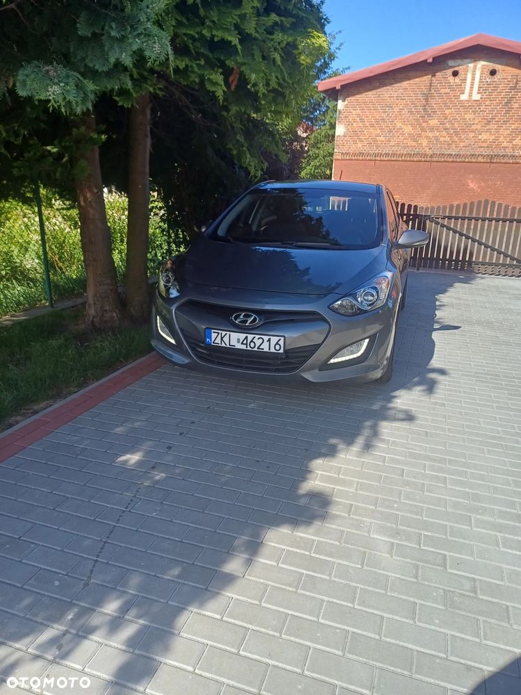 Hyundai i30 blue 1.6 CRDi Style - 11