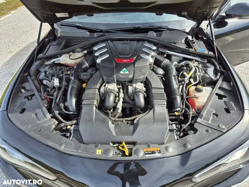 Alfa Romeo Giulia 2.9 V6 Bi-Turbo AT8 Quadrifoglio - 19