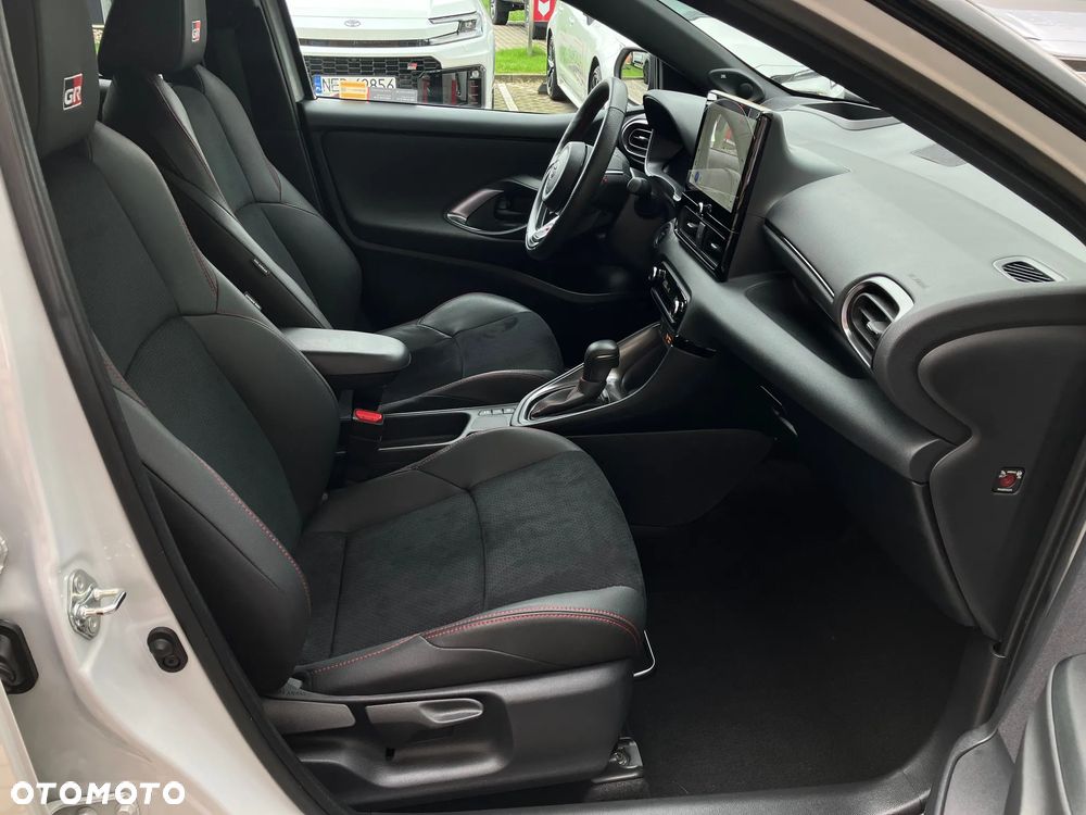 Toyota Yaris Hybrid 1.5 GR Sport - 20