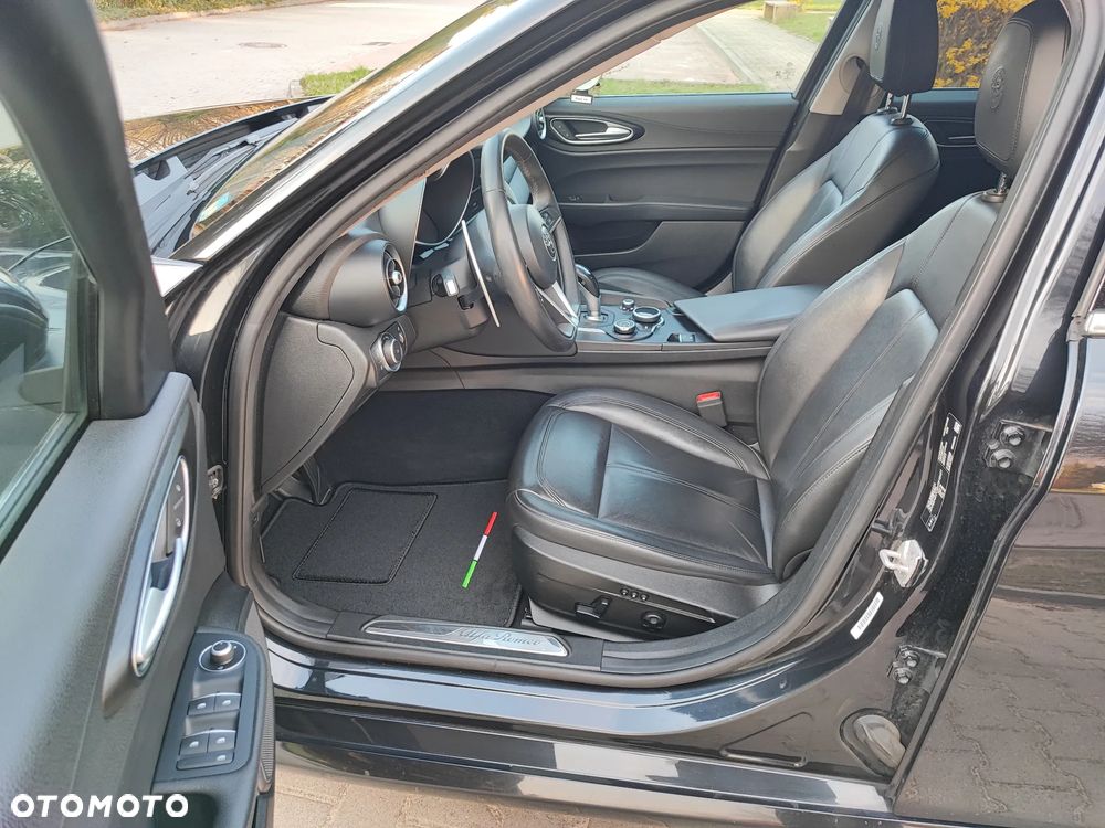 Alfa Romeo Giulia 2.2 AT8 Super - 15