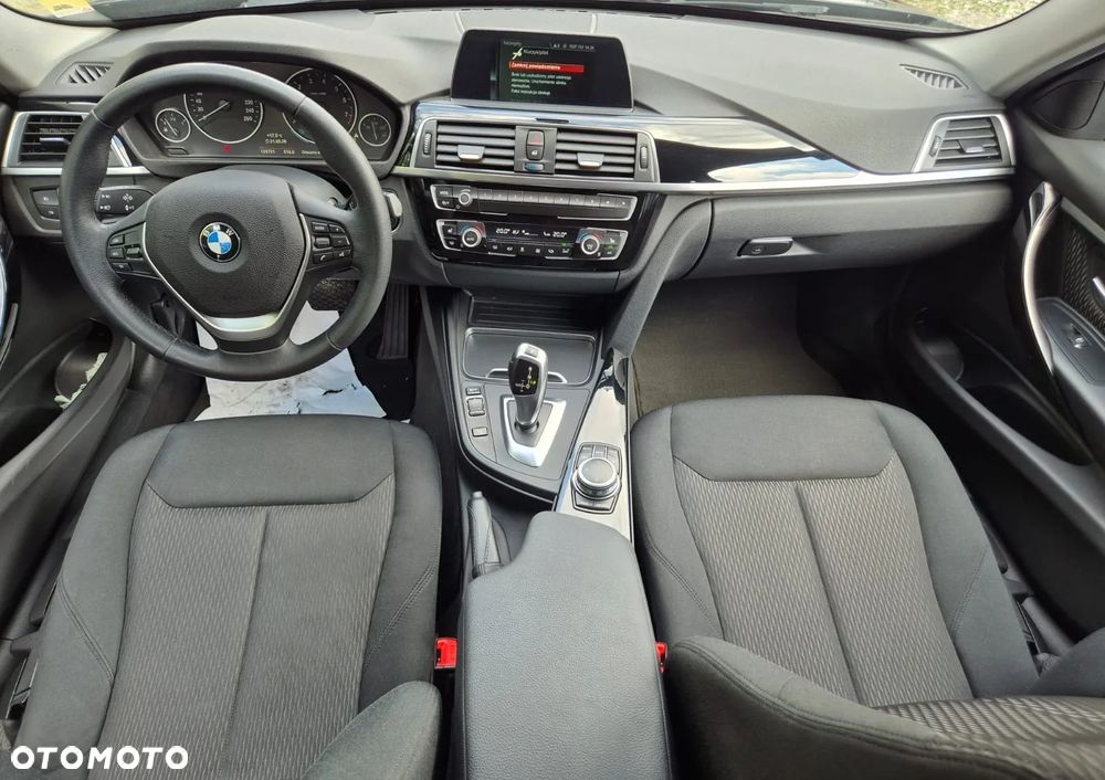 BMW Seria 3 320i GPF Advantage - 17