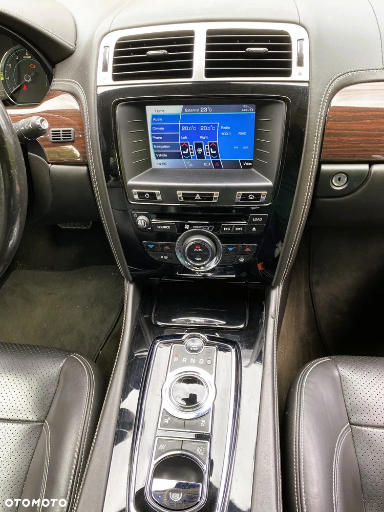 Jaguar XK 5.0 V8 Portfolio - 17