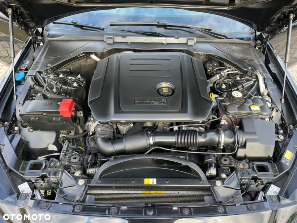 Jaguar XE 2.0 D AWD Prestige - 30