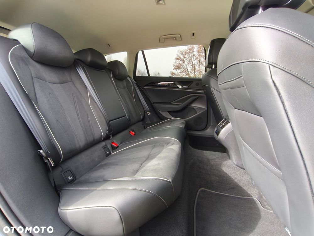 Volkswagen Passat - 10