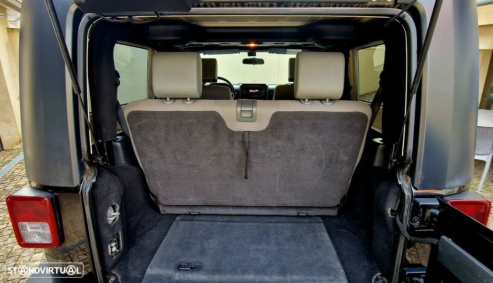 Jeep Wrangler 2.8 CRD DPF Auto Rubicon - 9