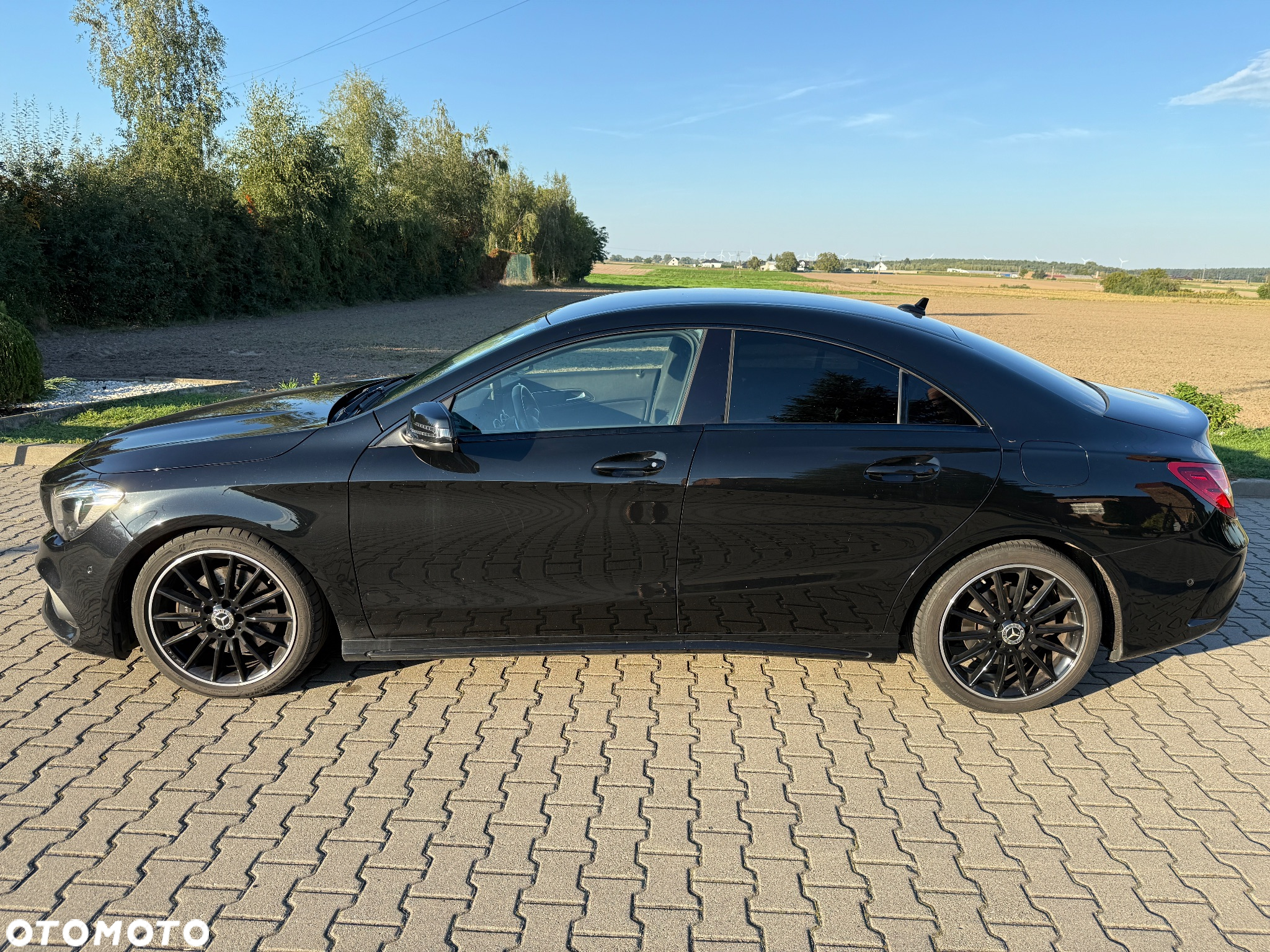 Mercedes-Benz CLA 220 4-Matic AMG Line - 13