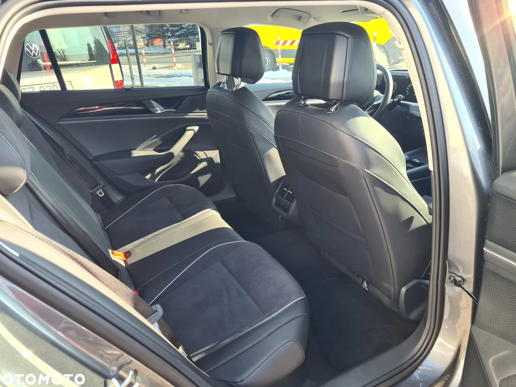 Volkswagen Passat - 18