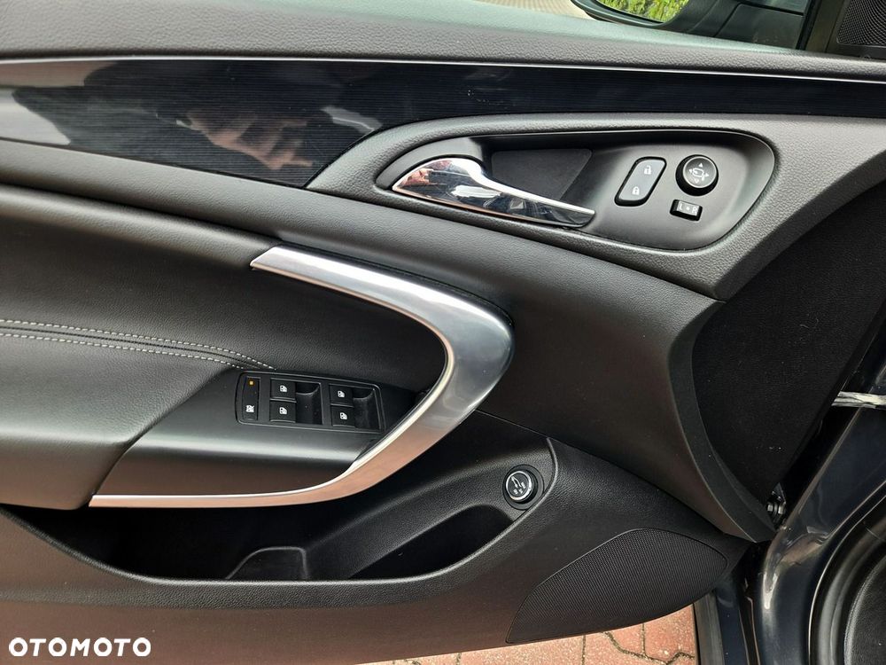 Opel Insignia 1.6 T Cosmo S&S EU6 - 14