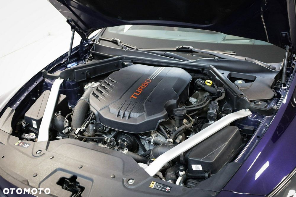 Kia Stinger - 11