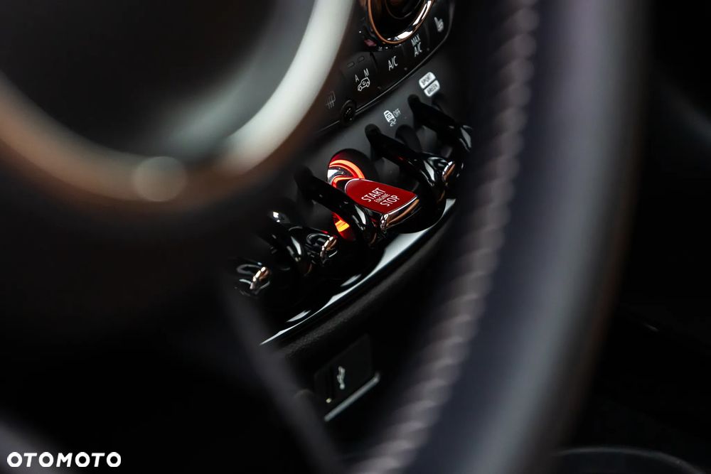 MINI John Cooper Works - 25