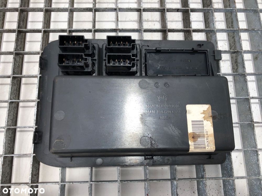 PANEL STEROWANIA SZYB  MAN TGX I 2006 - 2022 18.440 324 kW [441 KM] 4x2 2012 81617010316 - 3