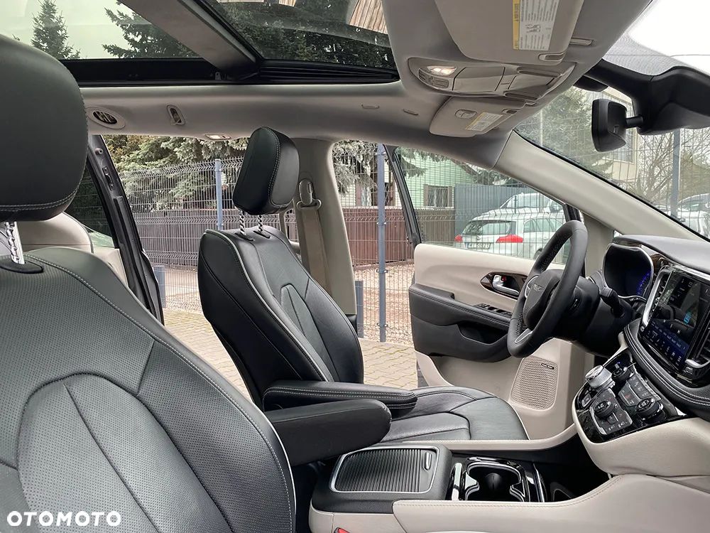 Chrysler Pacifica - 15