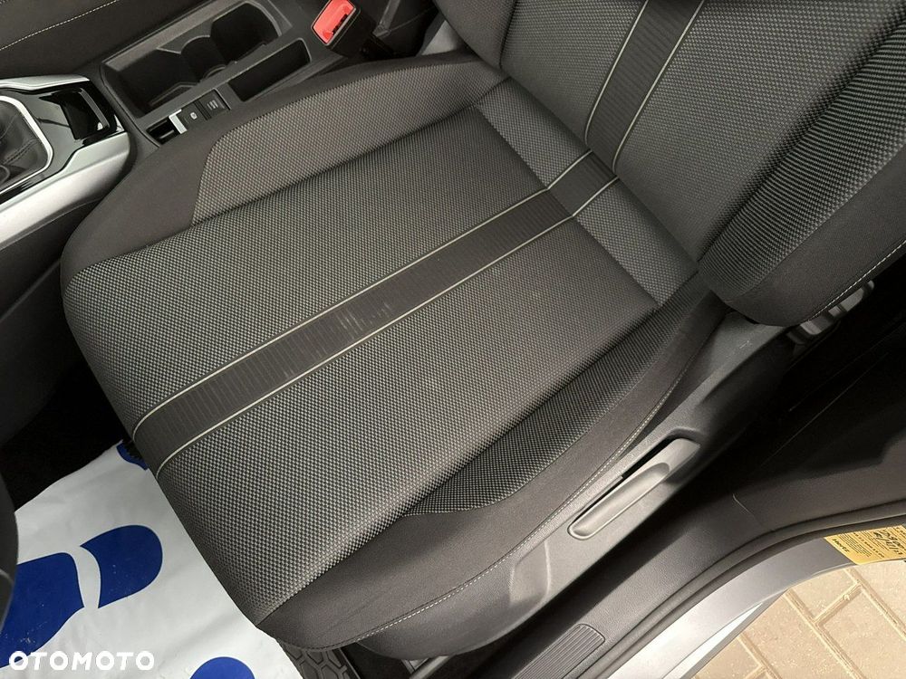 Volkswagen T-Roc - 18