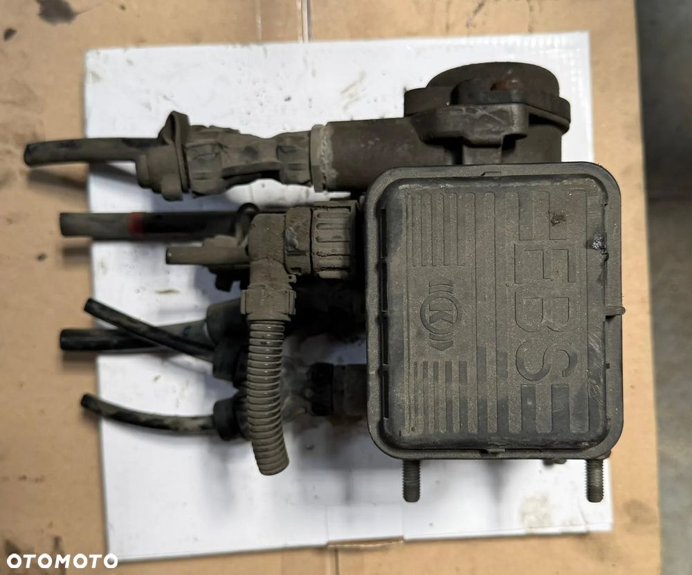 zawór hamulcowy renault gama T volvo FH 22225564, 22225566, 21122038 - 7