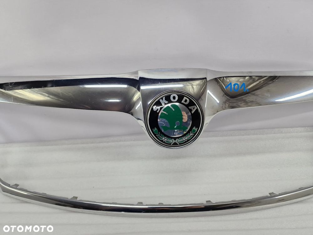 SKODA OCTAVIA II LIFT 1Z0 08- CHROM ATRAPY / GRILLA PRZEDNIEGO PRZÓD , NR 1Z0853661 , NR AUKCJI GR101 - 4