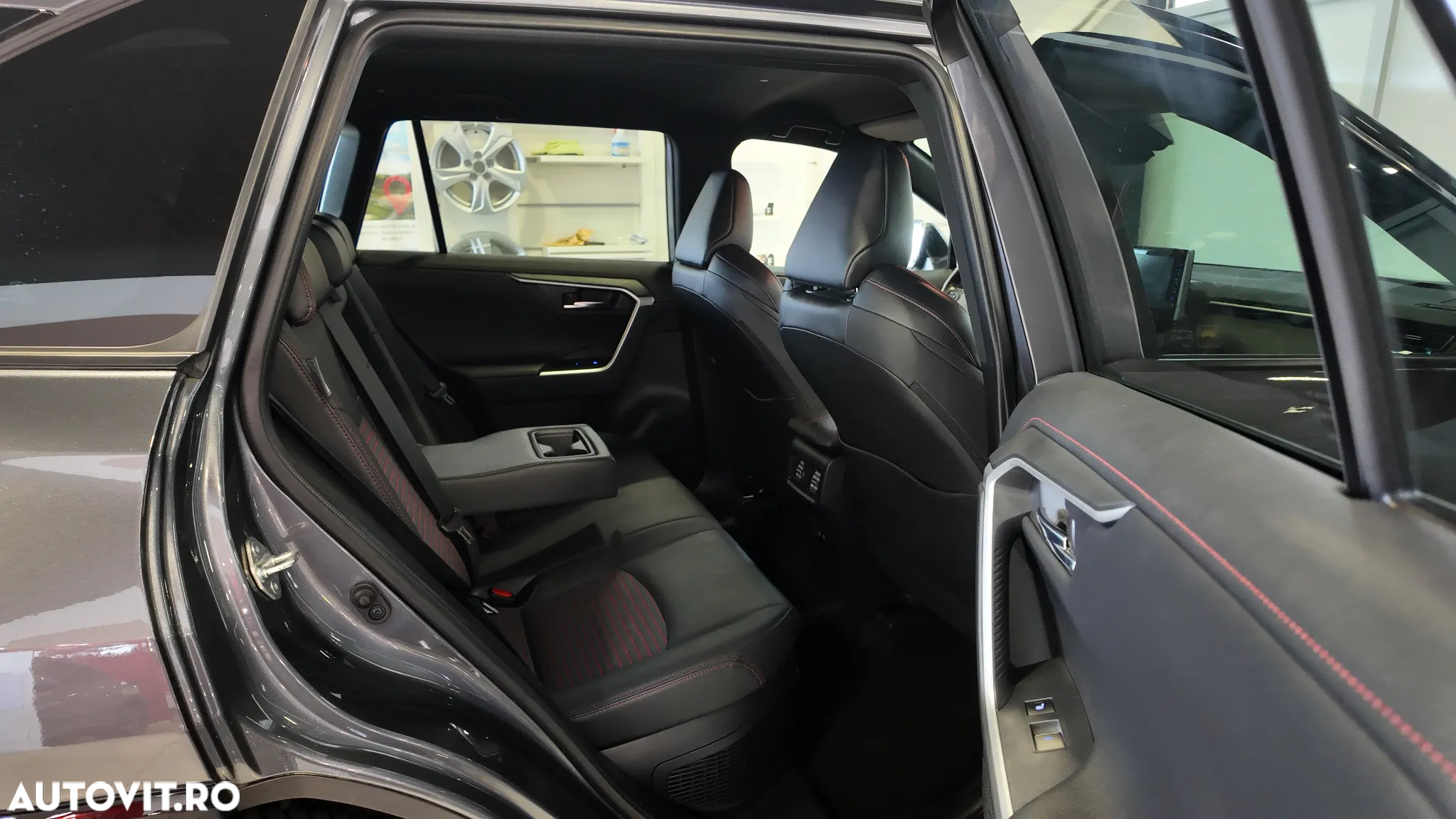 Toyota RAV4 Plug-in-Hybrid - 36