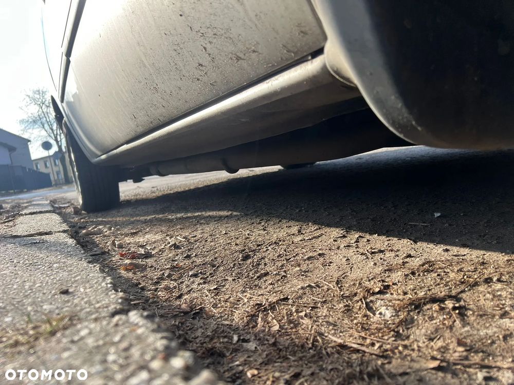 Chrysler Grand Voyager 2.8 CRD LX - 5