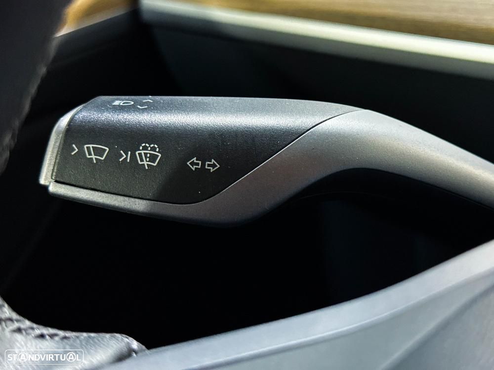Tesla Model Y Long Range Dual Motor AWD - 42