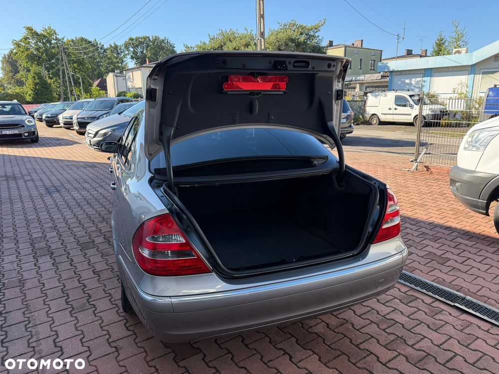 Mercedes-Benz Klasa E - 24