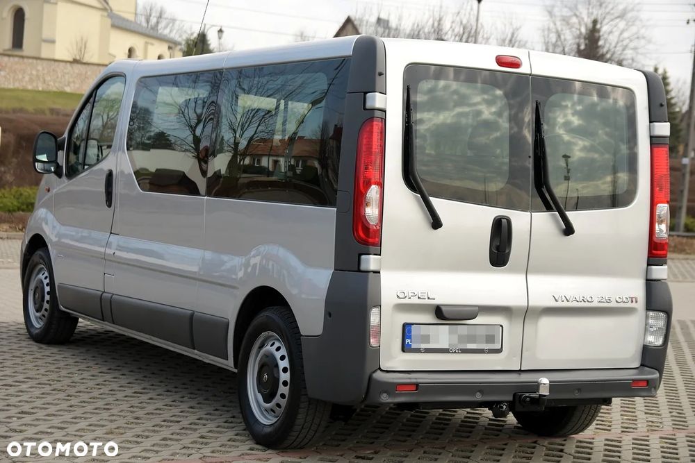 Opel Vivaro - 8