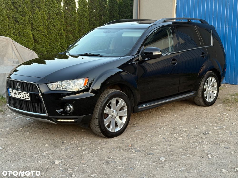 Mitsubishi Outlander - 2