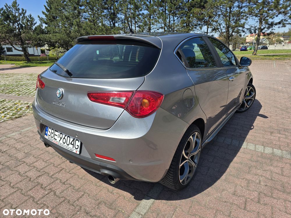 Alfa Romeo Giulietta 2.0 JTDM 16V - 5