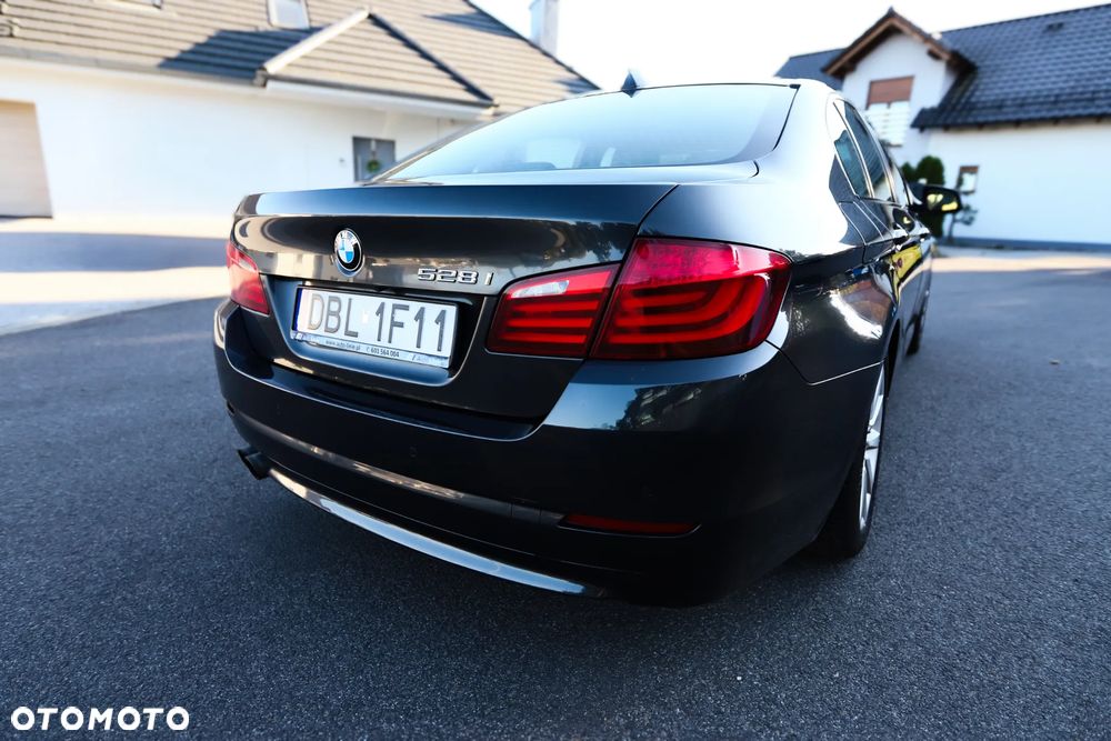 BMW Seria 5 528i xDrive - 3