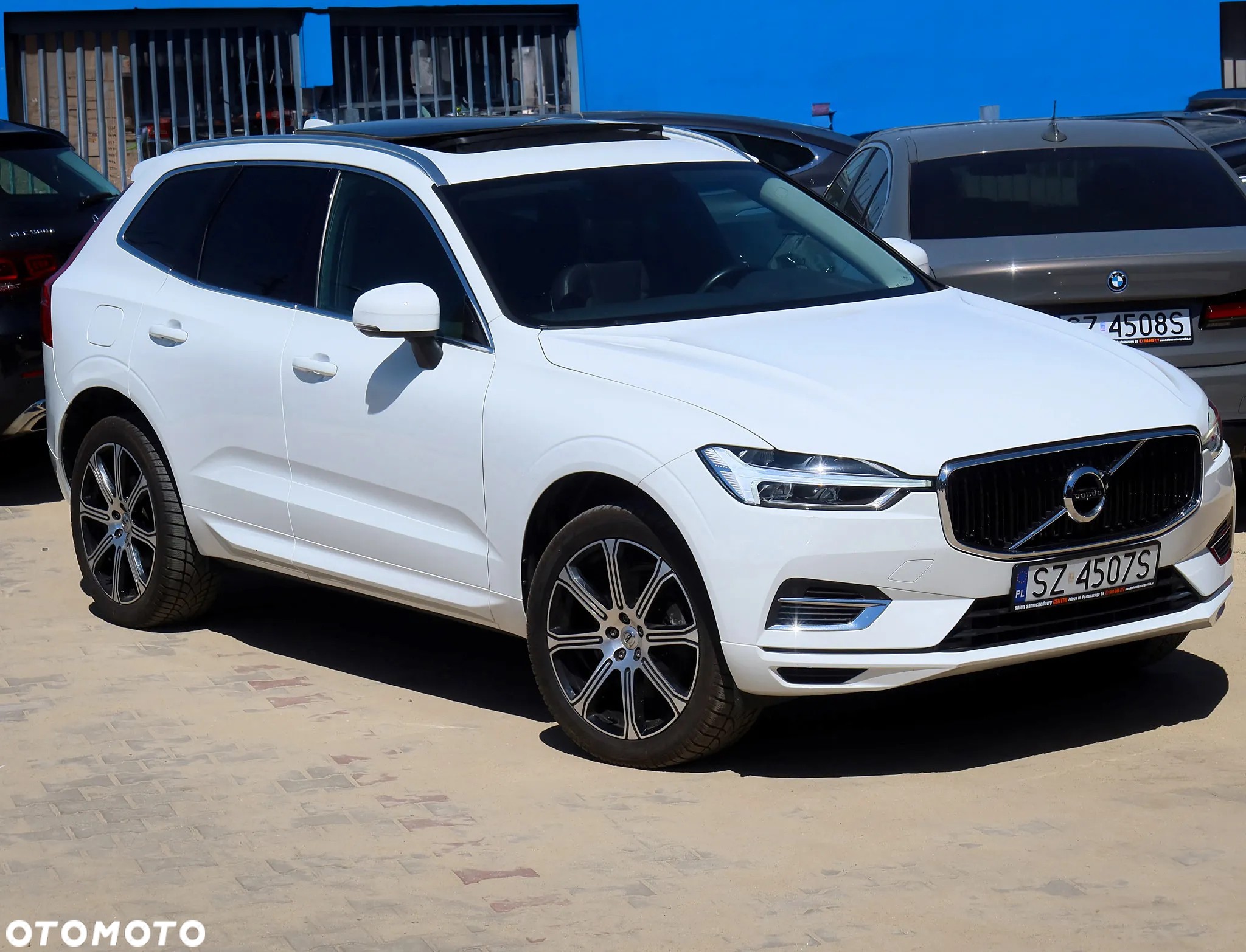 Volvo XC 60 T8 AWD Plug-In Hybrid Momentum Pro - 5