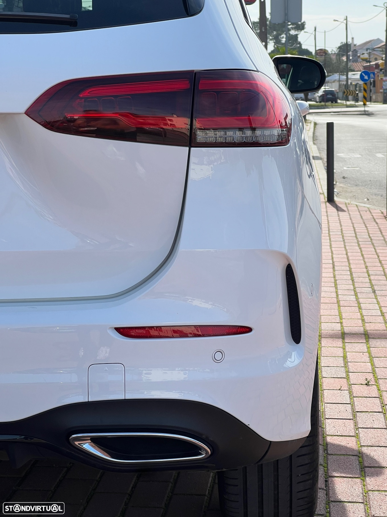 Mercedes-Benz B 250 e AMG Line - 4
