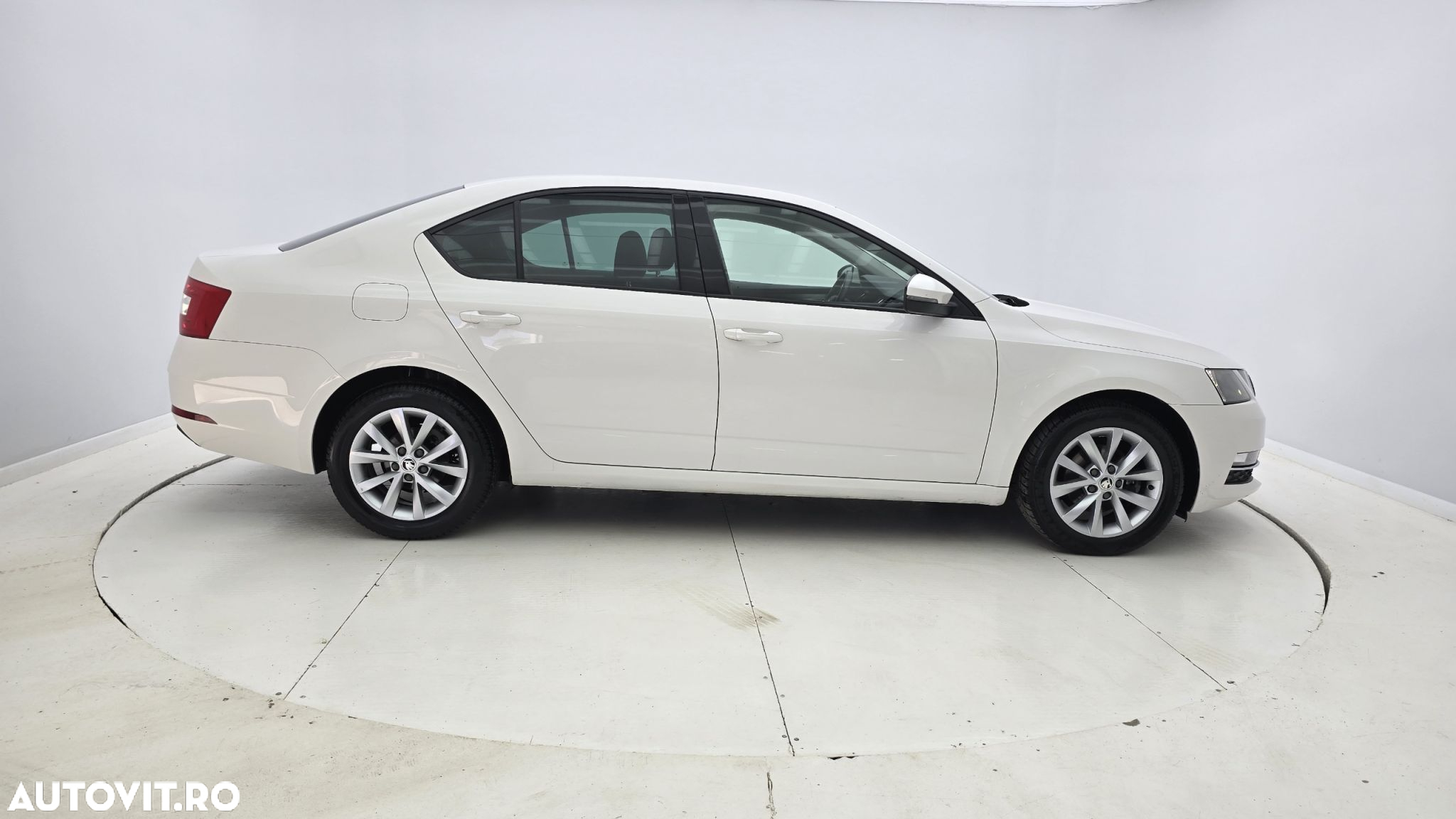 Skoda Octavia 1.6 TDI Ambition - 5