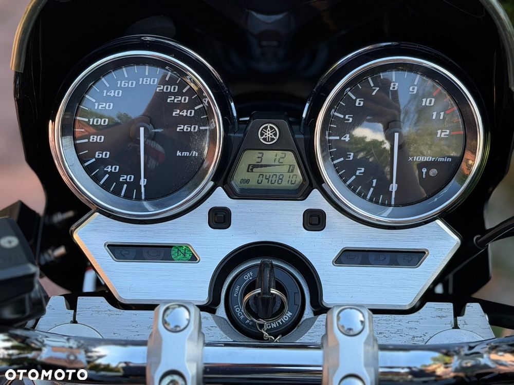 Yamaha XJR - 26