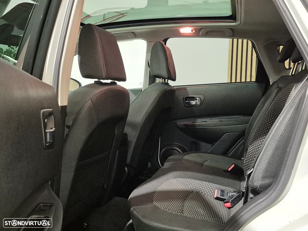 Nissan Qashqai 1.6 Tekna Premium 17 - 15