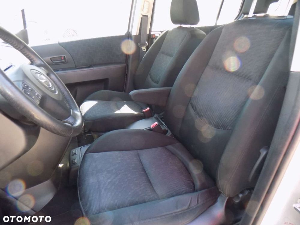 Mazda 5 - 6