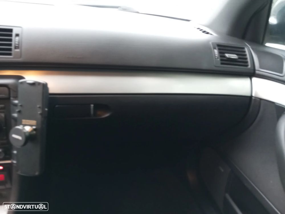 Audi A4 Avant 2.0 TDI S-line - 31