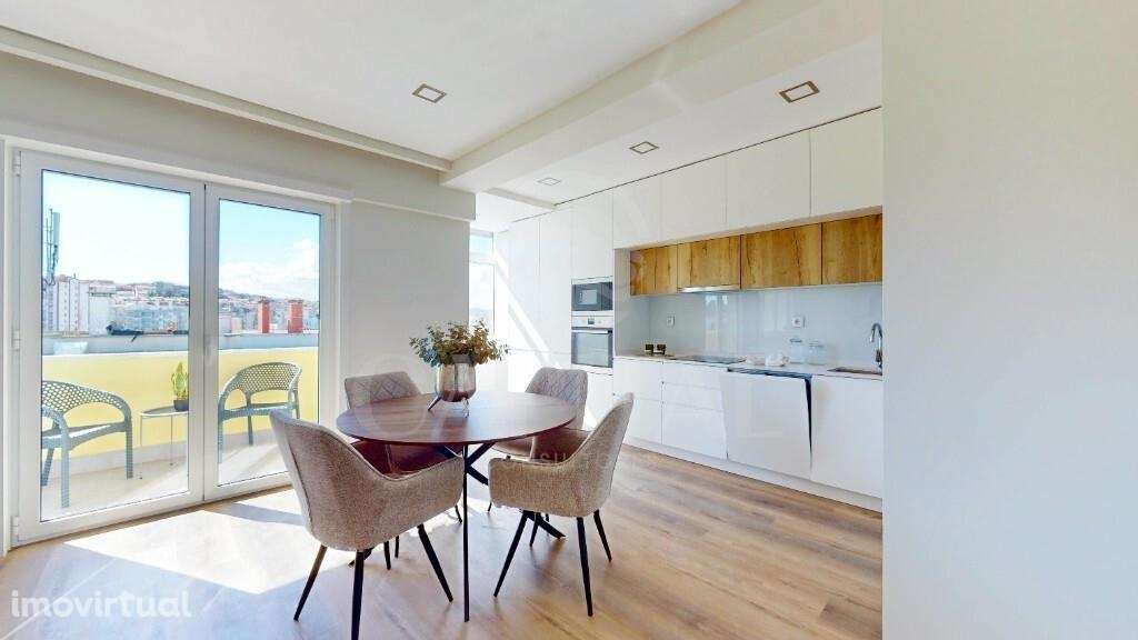 T3  com 100 m2 ,  totalmente remodelado em Benfica , com 2 wc - Grande imagem: 4/31