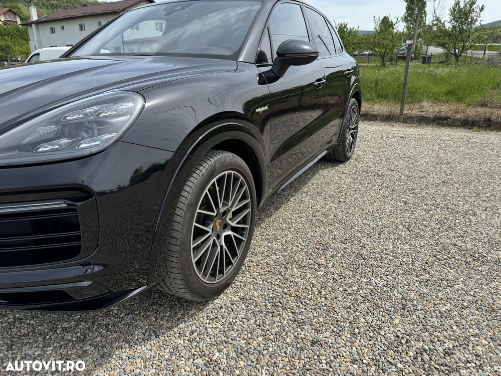 Porsche Cayenne - 4