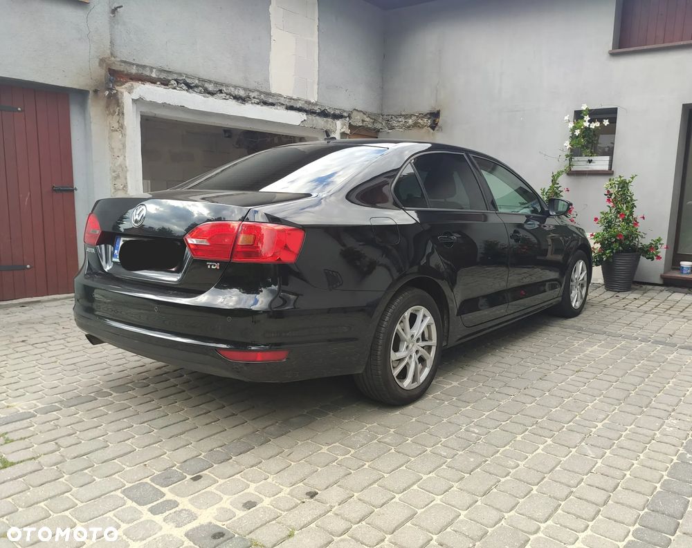 Volkswagen Jetta 1.6 TDI Comfortline - 3