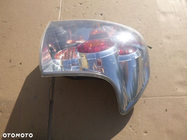 LAMPA PRAWY TYŁ PRAWA TYLNA TOYOTA COROLLA VERSO II - 5