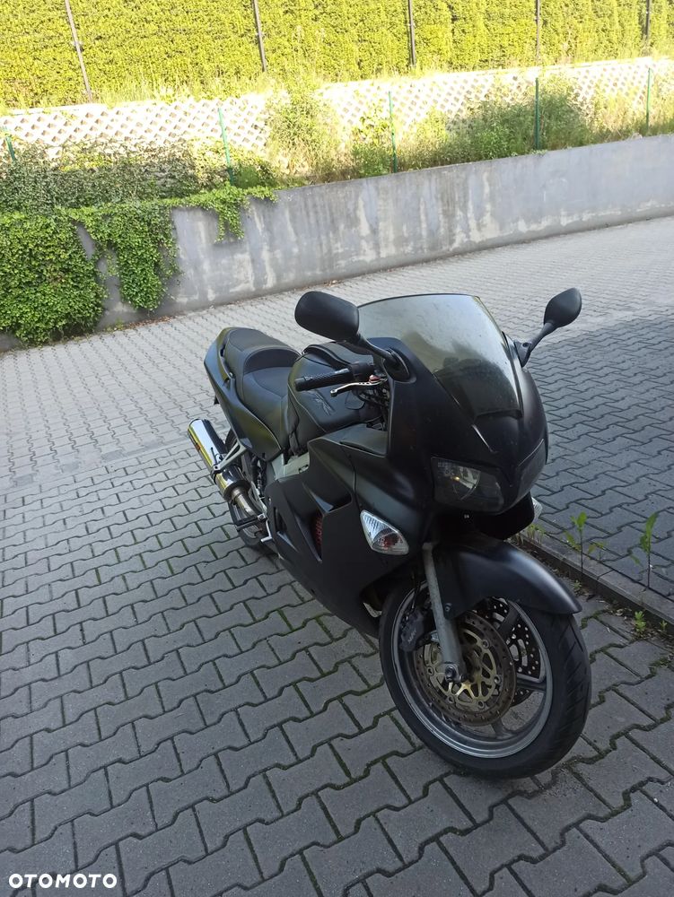Honda VFR - 2
