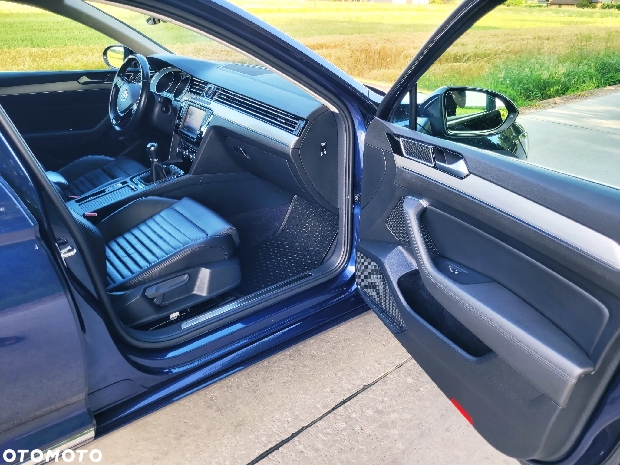 Volkswagen Passat Variant 2.0 TDI (BlueMotion Technology) Highline - 16