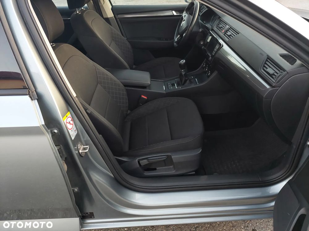Skoda Superb 1.6 TDI Active - 25