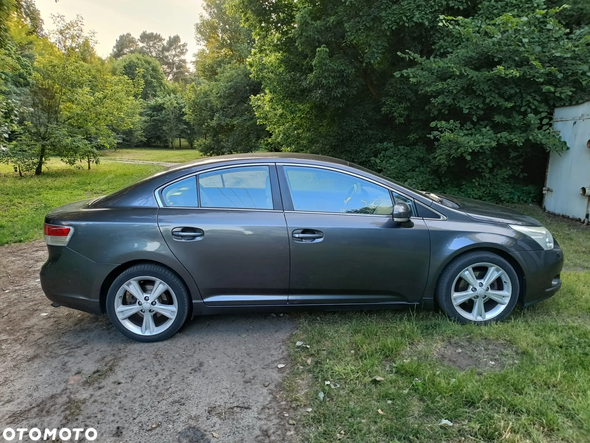 Toyota Avensis 2.0 D-4D Premium - 11