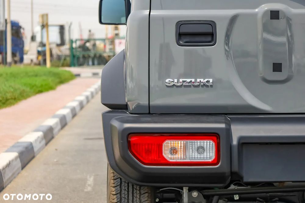 Suzuki Jimny 1.5 Elegance - 35