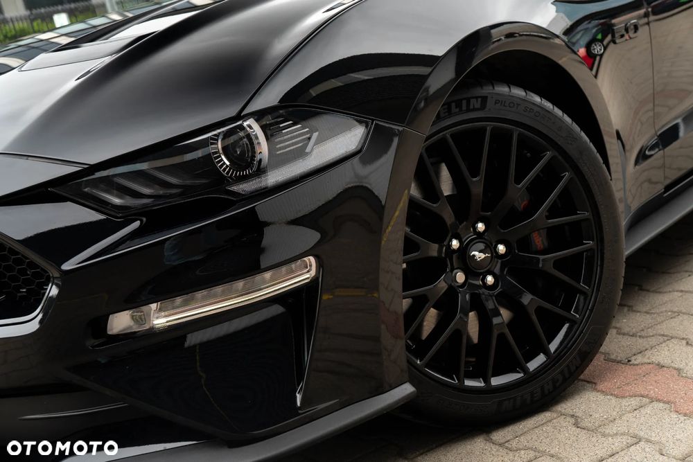 Ford Mustang - 4