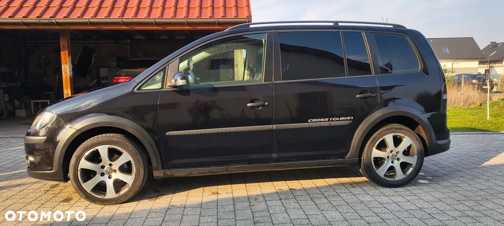 Volkswagen Touran 1.4 TSI Cross - 3
