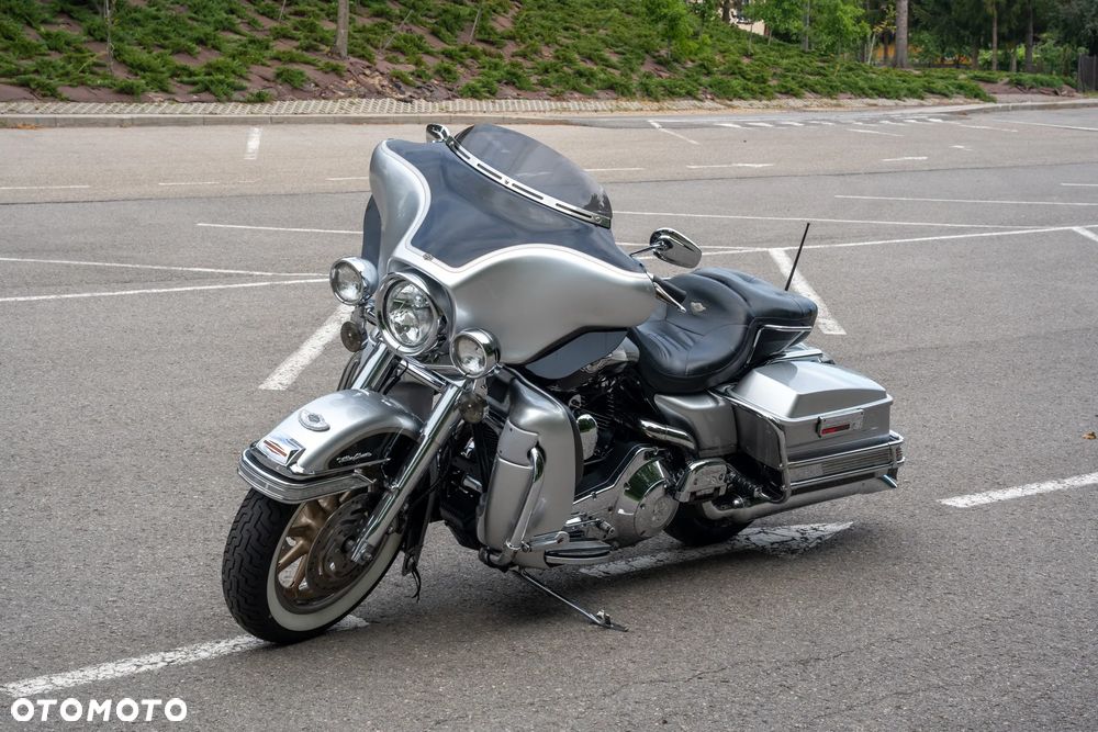 Harley-Davidson FLHTCU Ultra - 2