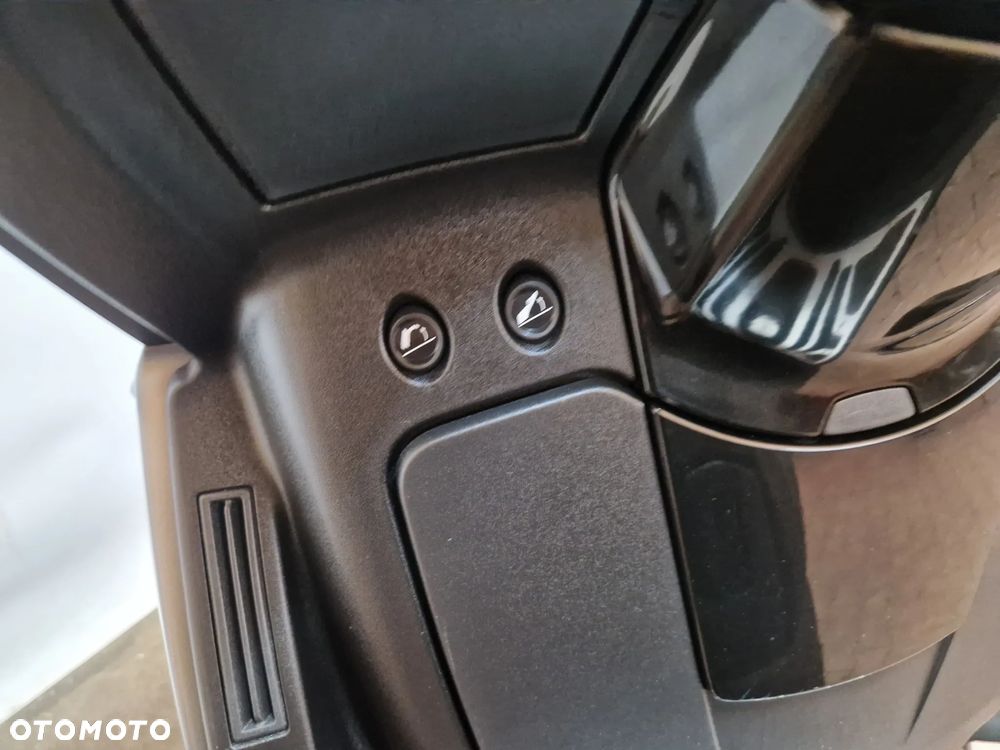 Peugeot Metropolis - 35